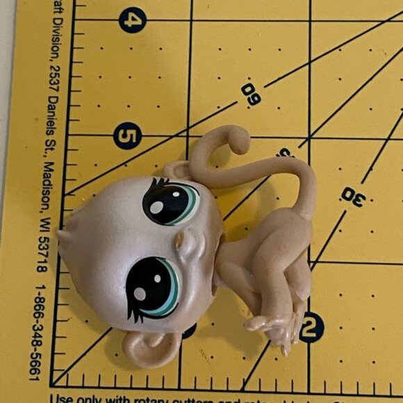 Littlest Pet Shop Authentic LPS #1-140 Mimsy Monkeyford Tan Monkey Green Eyes - Picture 10 of 11